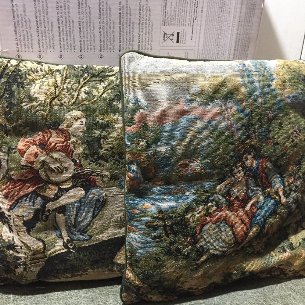 VINTAGE TAPESTRY SMALL SOFA PILLOWS